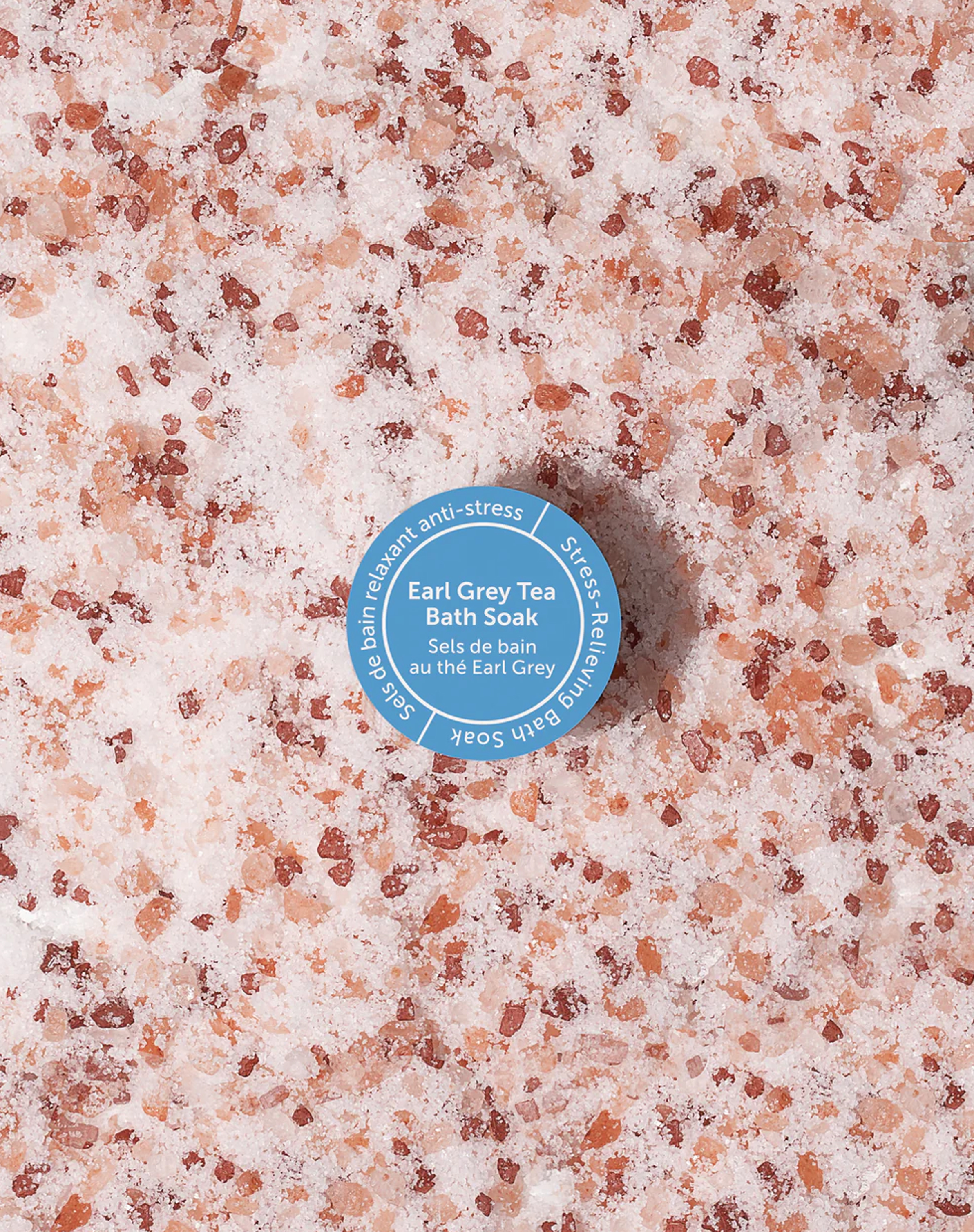 Danielle Gracioso Graphic Designer Vancouver BC Canada – Close-up of Earl Grey Tea Bath Soak label placed on top of bath soak mix. Designed and photographed by Danielle Gracioso.
